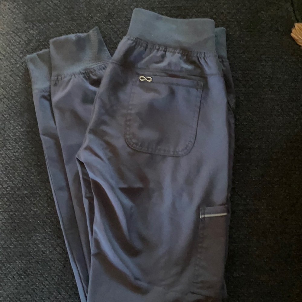 XS infinity scrub pants